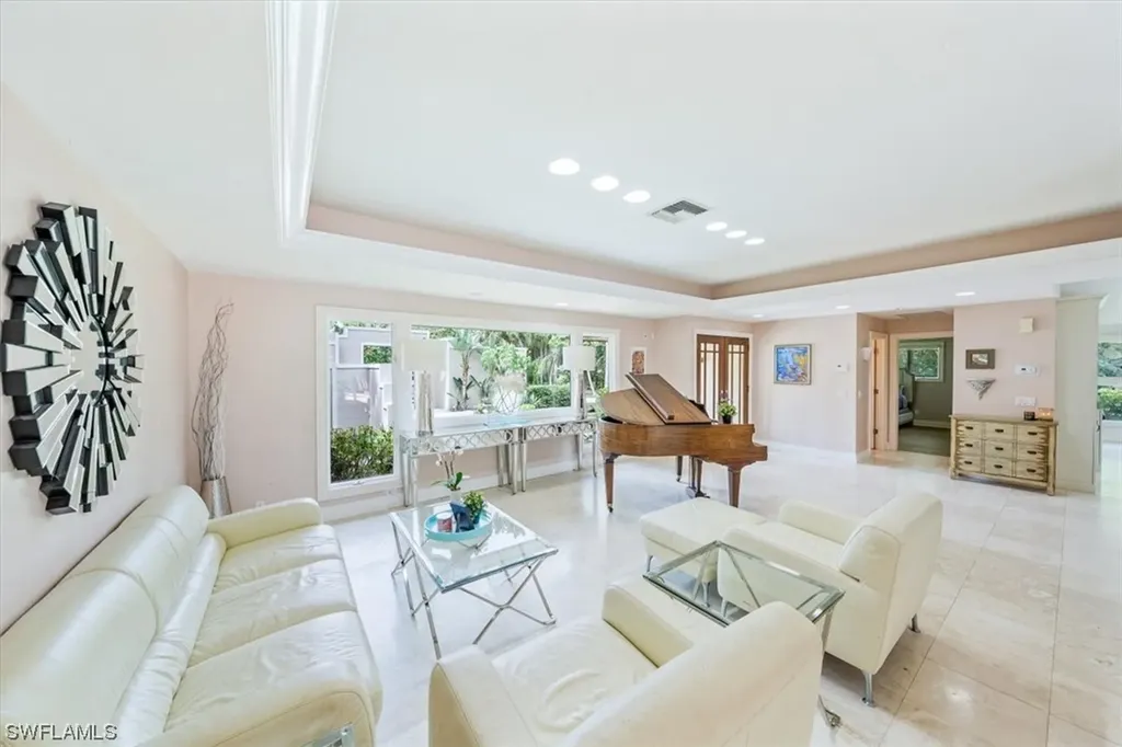 6070 Standing Oaks Lane Naples FL 34119