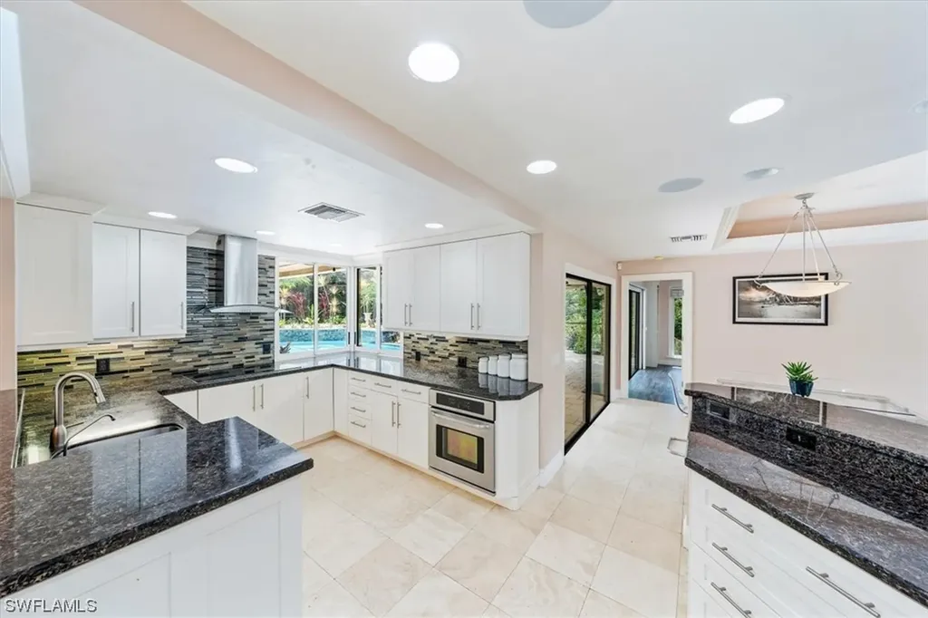 6070 Standing Oaks Lane Naples FL 34119