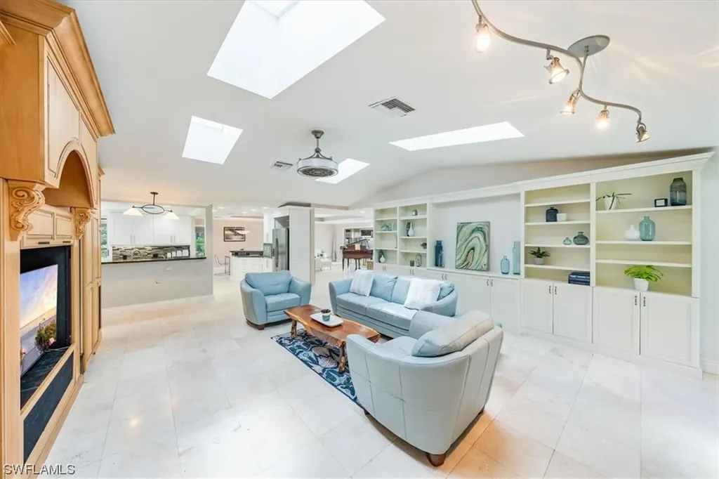 6070 Standing Oaks Lane Naples FL 34119