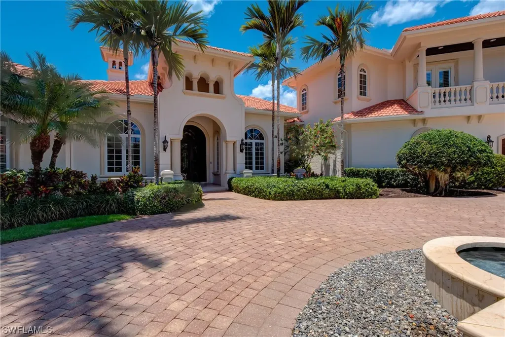 215 Caribbean Road Naples FL 34108