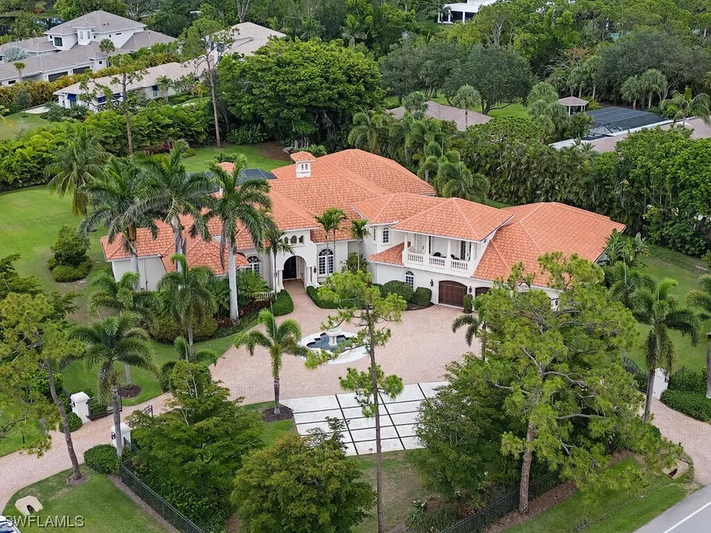215 Caribbean Road Naples FL 34108