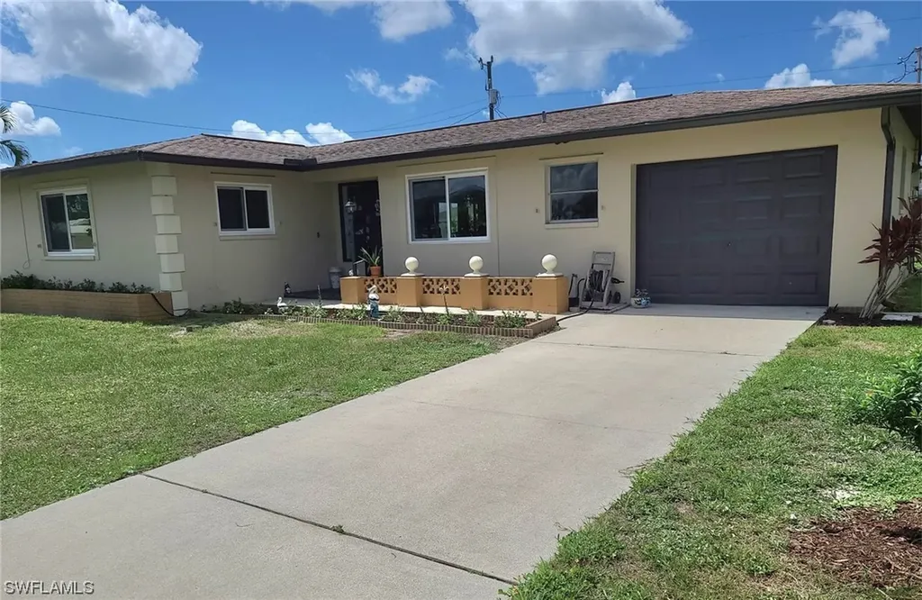 1214 SE 33rd Terrace Cape Coral FL 33904