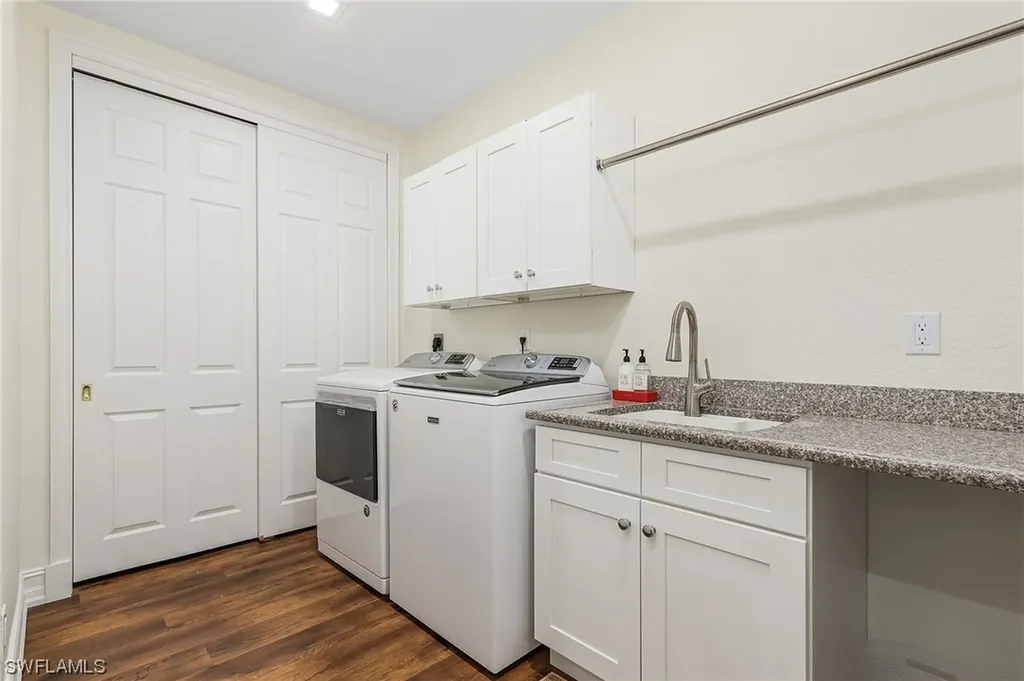 3099 Lancaster Drive Naples FL 34105