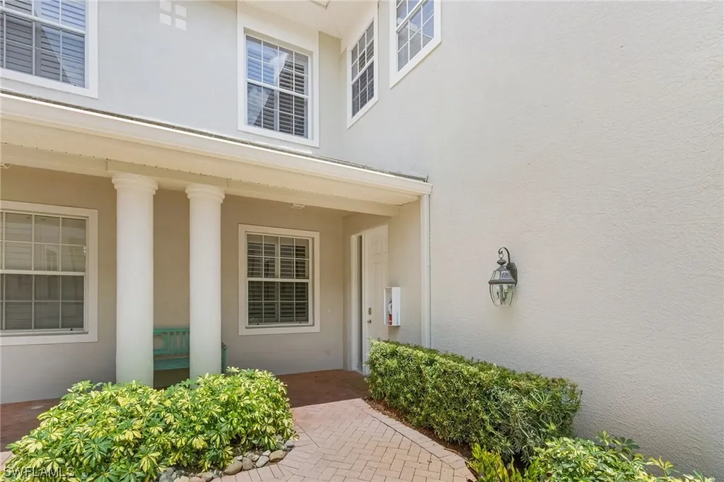 3099 Lancaster Drive Naples FL 34105