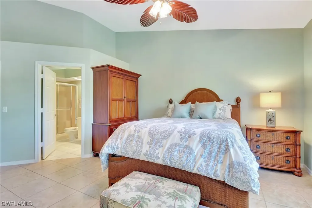 585 Club Side Drive Naples FL 34110
