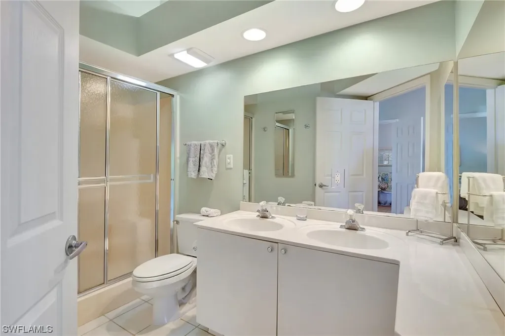 585 Club Side Drive Naples FL 34110