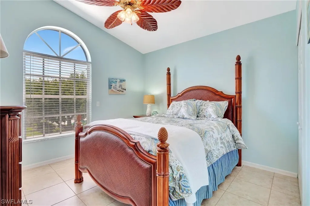 585 Club Side Drive Naples FL 34110