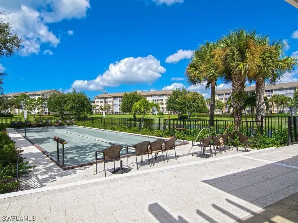 585 Club Side Drive Naples FL 34110