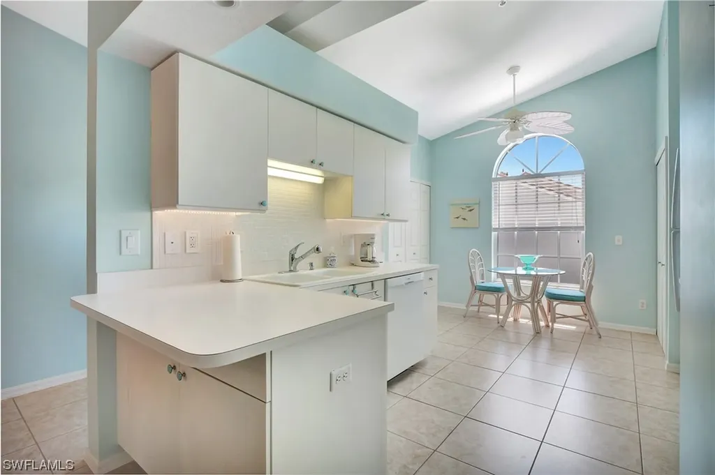 585 Club Side Drive Naples FL 34110