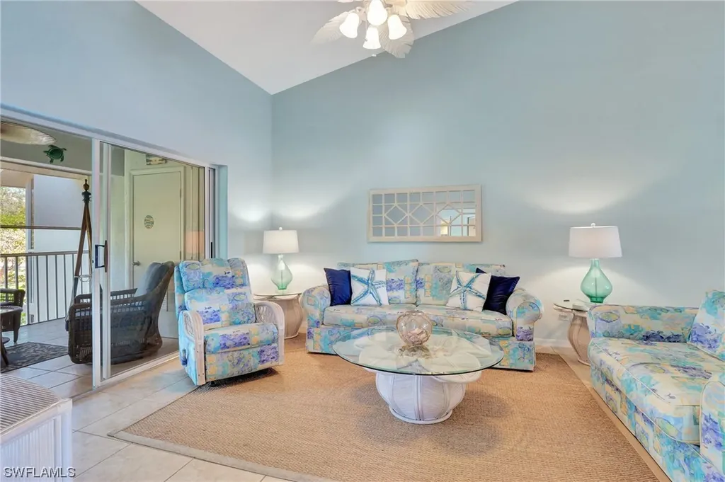 585 Club Side Drive Naples FL 34110