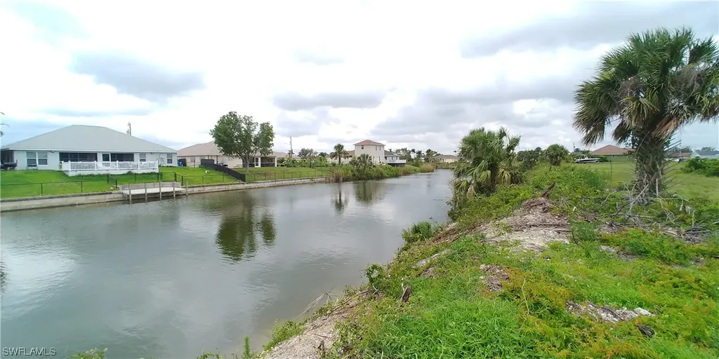 2613 NE 20th Place Cape Coral FL 33909