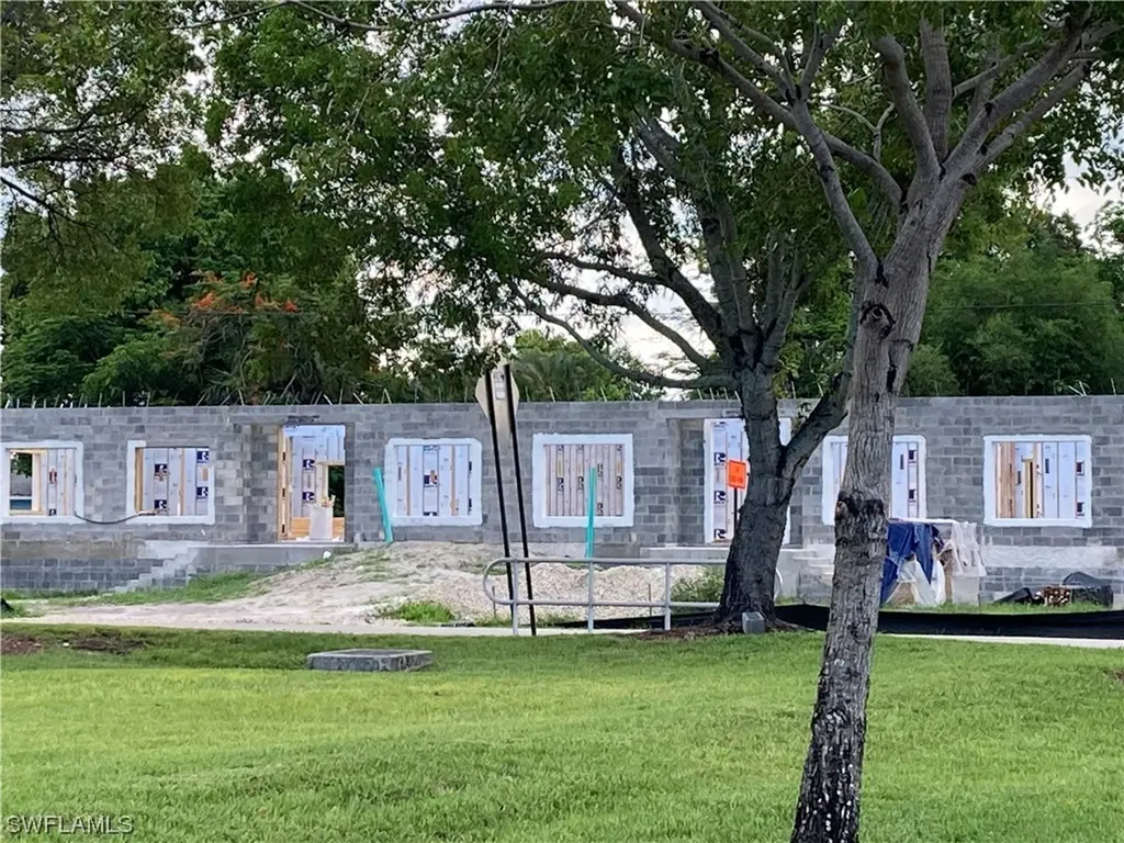 2364 Bayside Street Naples FL 34112