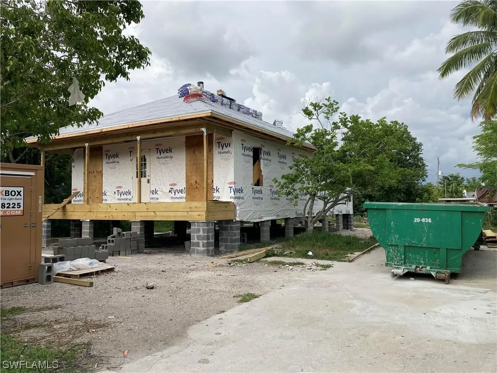 2364 Bayside Street Naples FL 34112