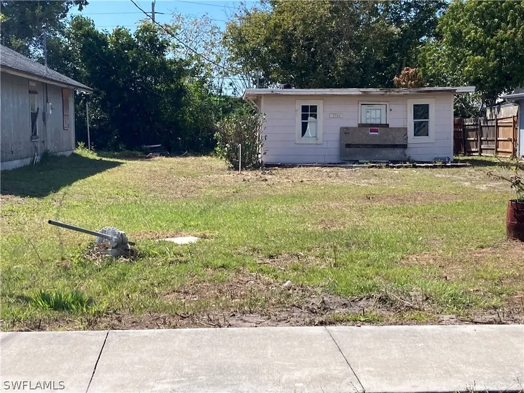 2364 Bayside Street Naples FL 34112