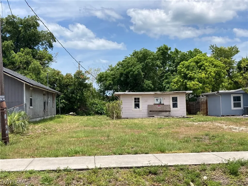 2364 Bayside Street Naples FL 34112