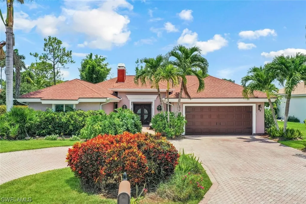 5057 Berkeley Drive Naples FL 34112