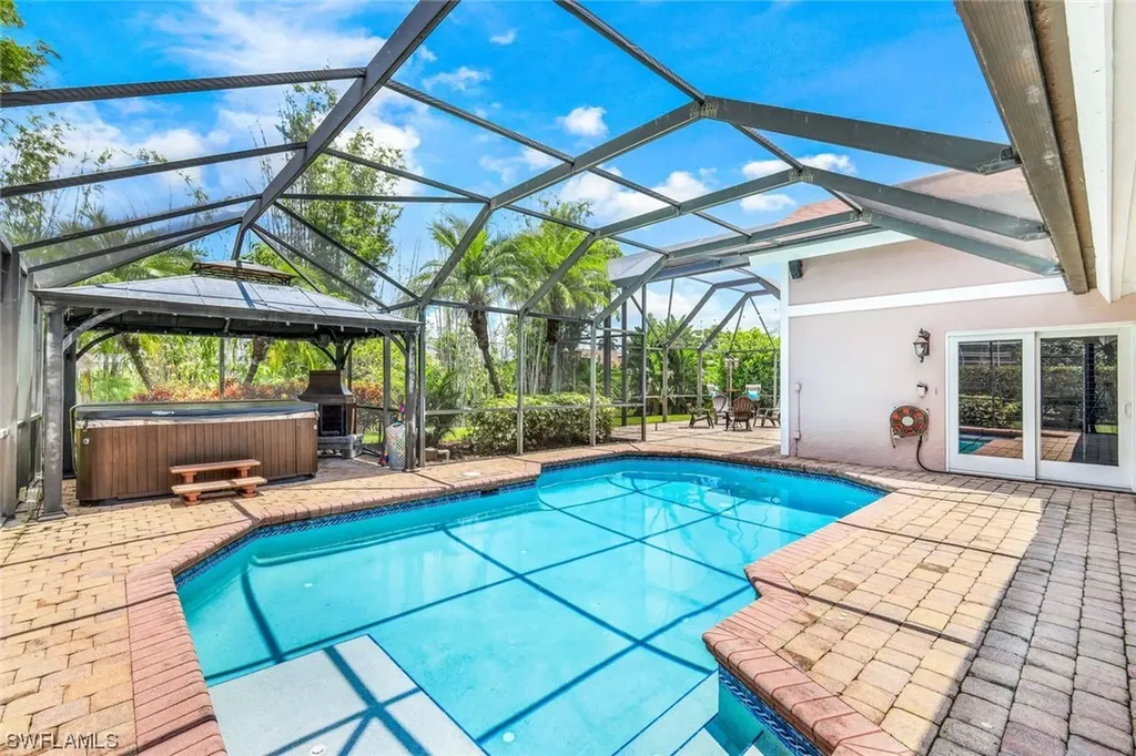 5057 Berkeley Drive Naples FL 34112