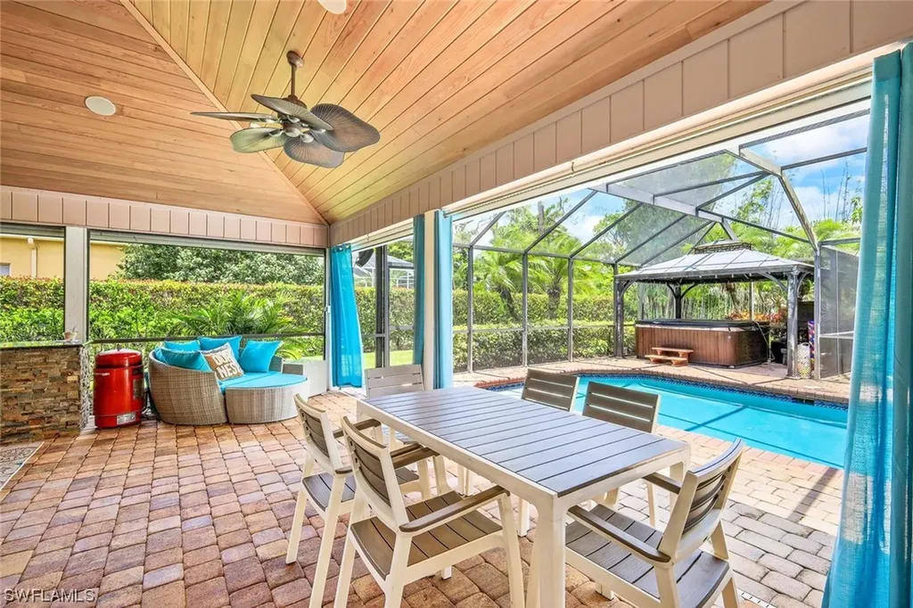 5057 Berkeley Drive Naples FL 34112