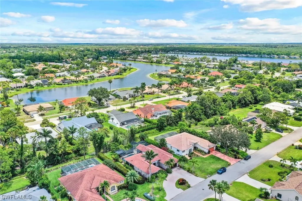 5057 Berkeley Drive Naples FL 34112