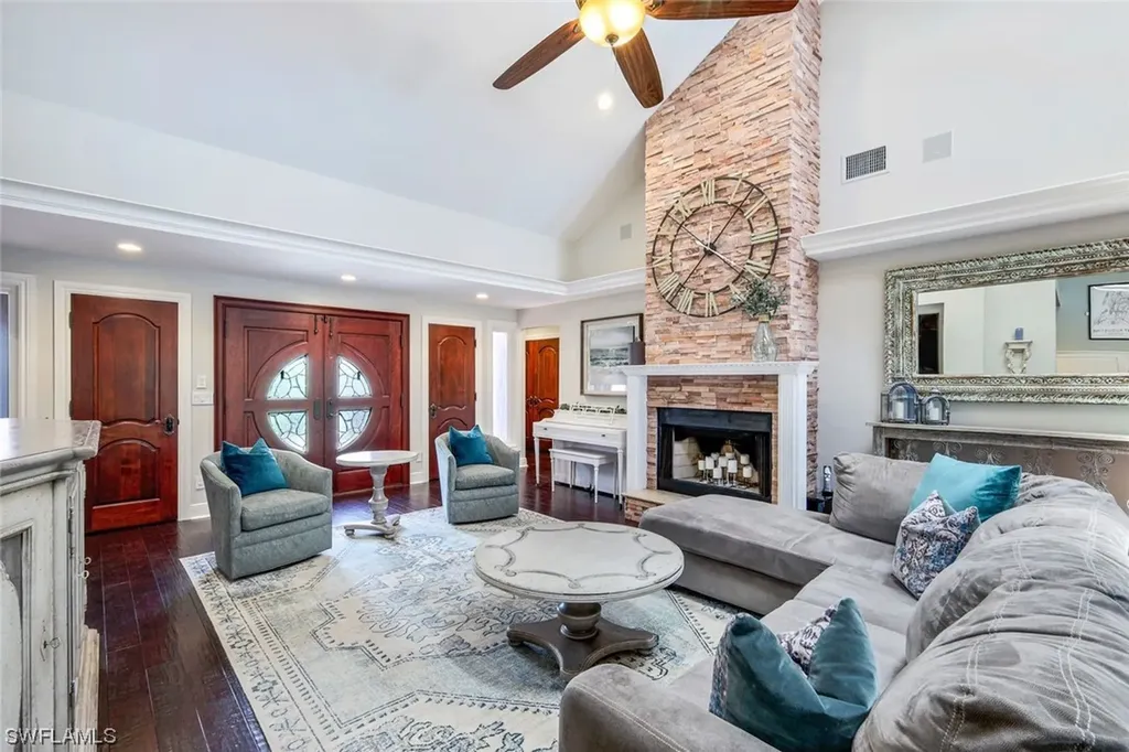 5057 Berkeley Drive Naples FL 34112
