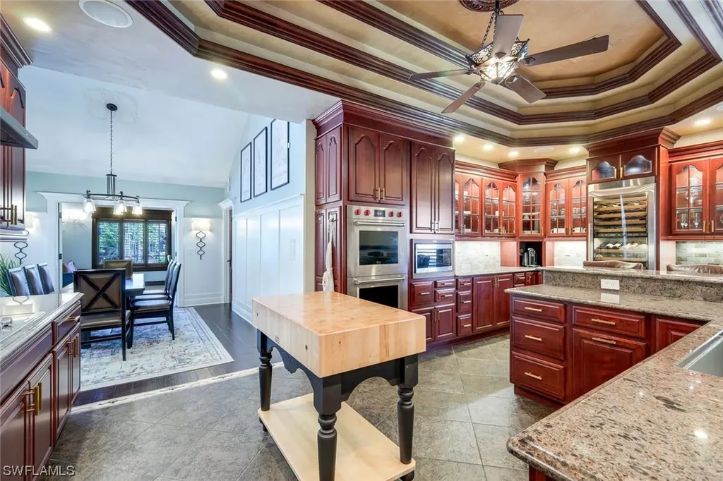 5057 Berkeley Drive Naples FL 34112