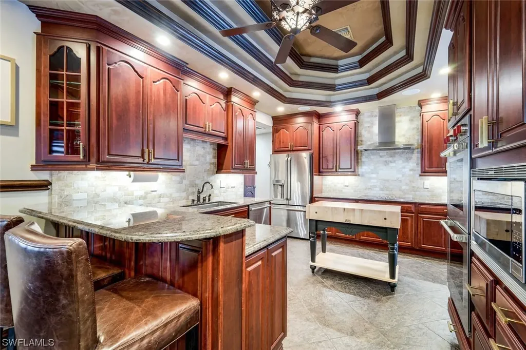 5057 Berkeley Drive Naples FL 34112