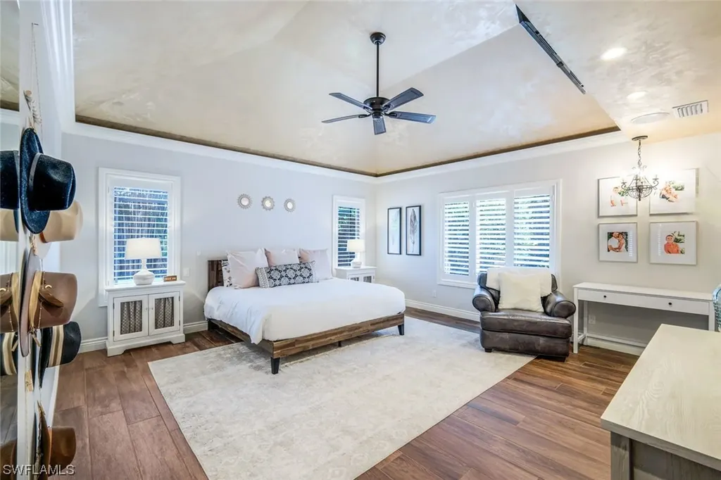 5057 Berkeley Drive Naples FL 34112