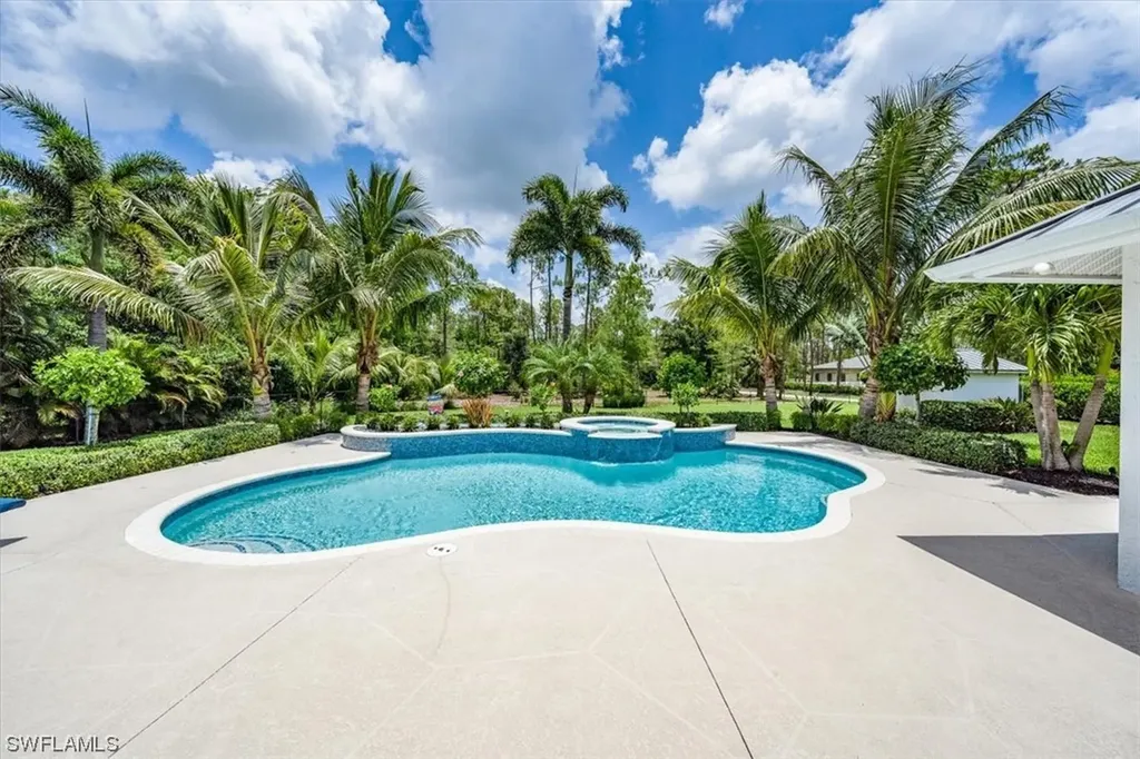 6581 Sandalwood Lane Naples FL 34109