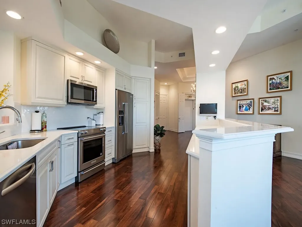 9566 Gulf Shore Drive Naples FL 34108
