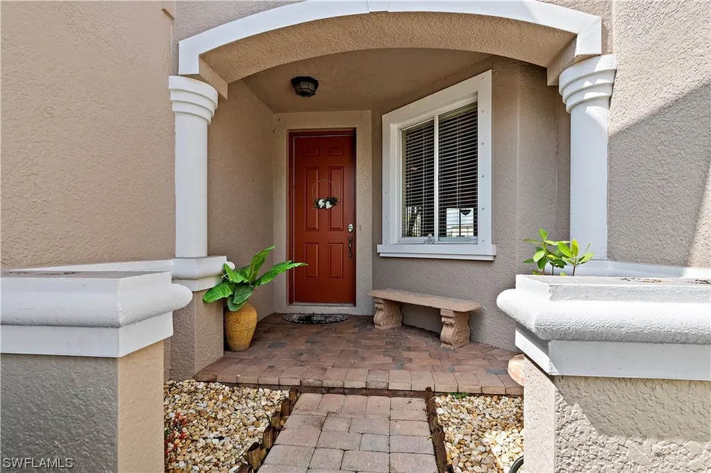 9995 Chiana Circle Fort Myers FL 33905