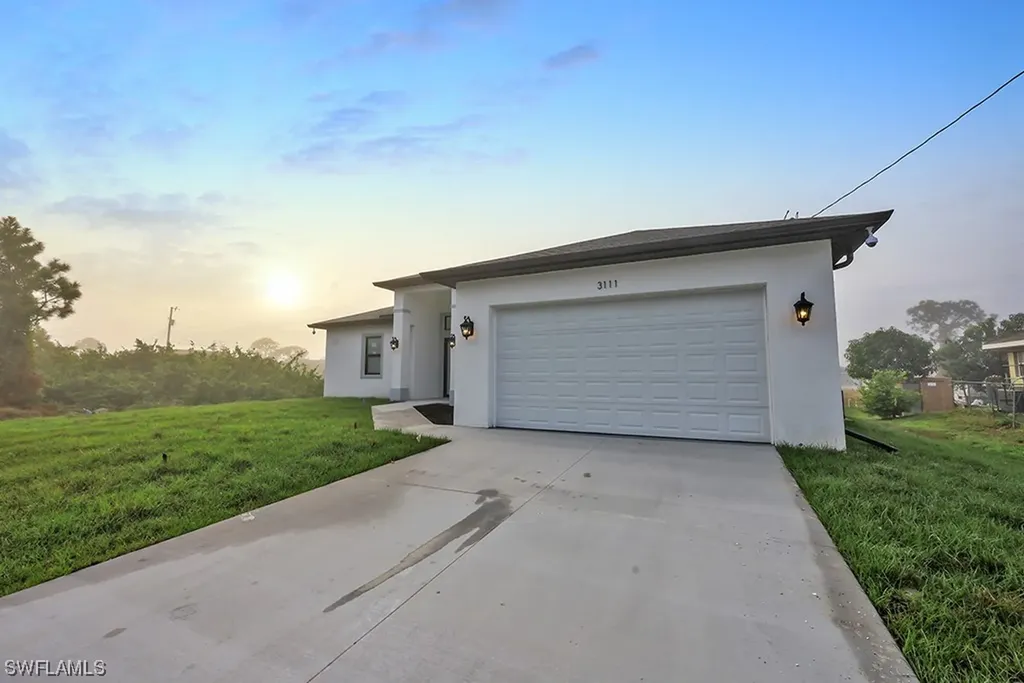 3819 8th Street SW Lehigh Acres FL 33976