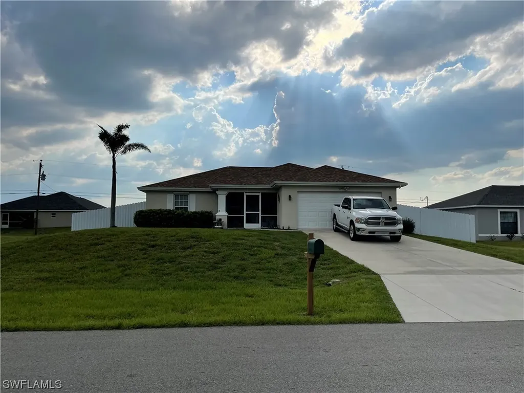 1034 NE 13th Place Cape Coral FL 33909