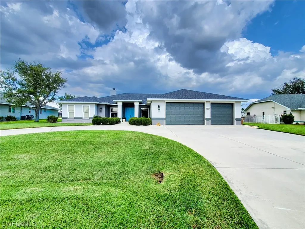 2113 SE 5th Court Cape Coral FL 33990