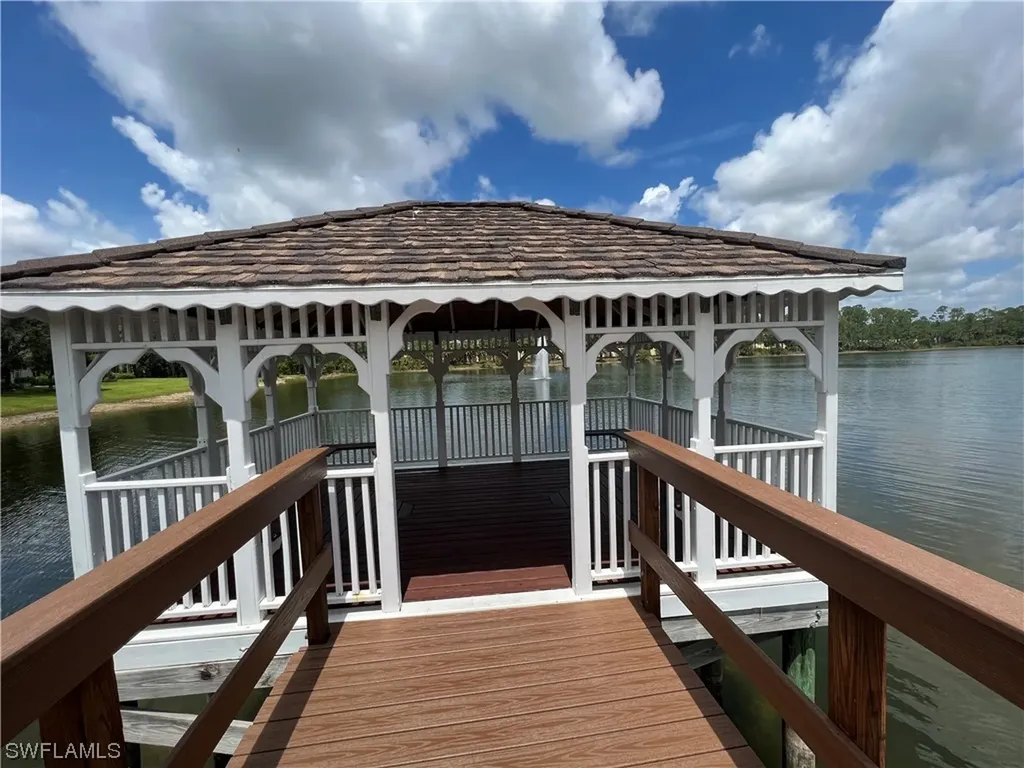 2001 Tarpon Bay Drive N Naples FL 34119