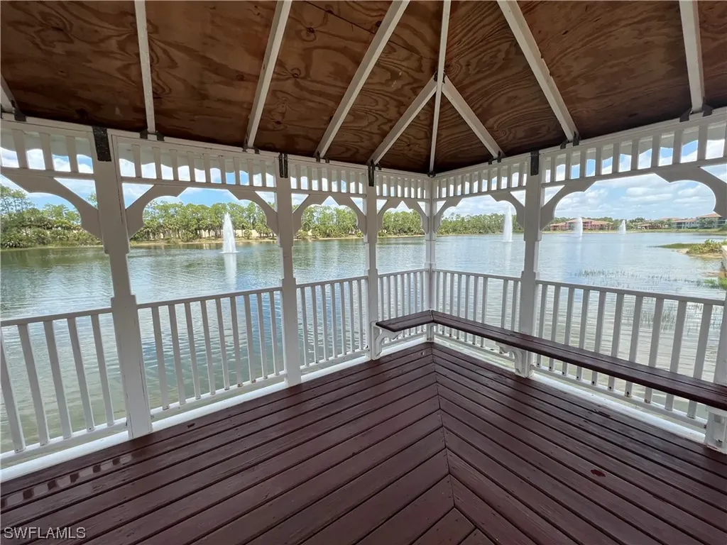 2001 Tarpon Bay Drive N Naples FL 34119