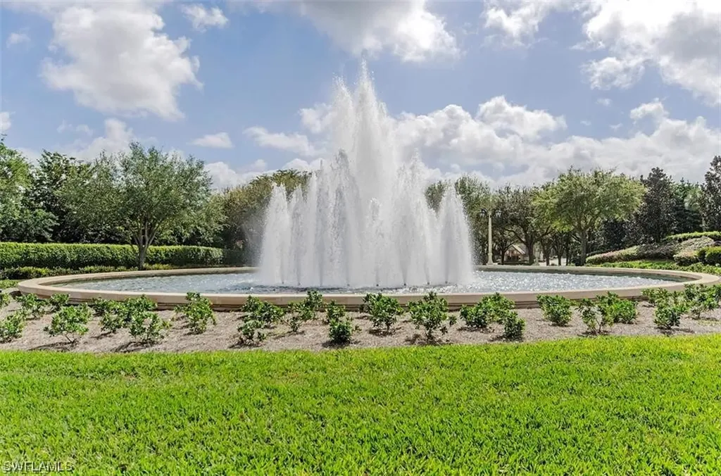 2425 Mont Claire Court Naples FL 34109