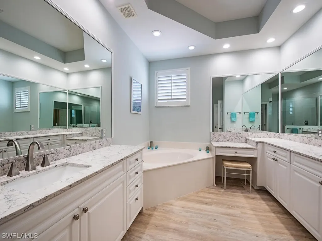 2425 Mont Claire Court Naples FL 34109