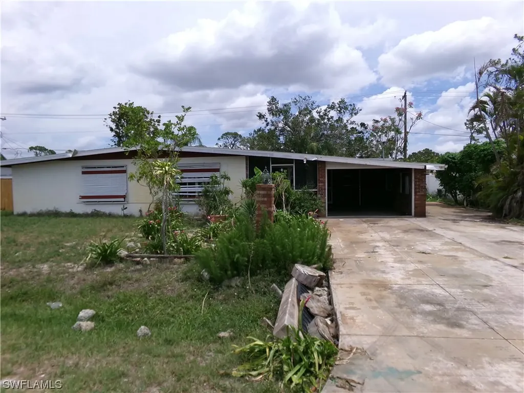 2261 Aldridge Avenue Fort Myers FL 33907