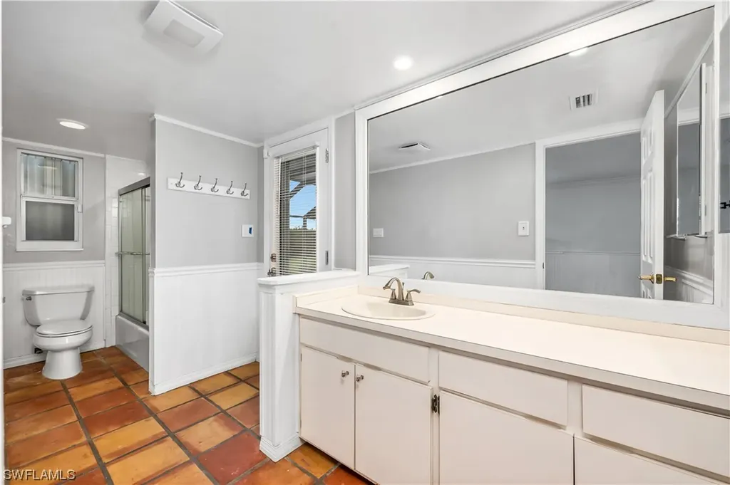 457 Cypress Way E Naples FL 34110