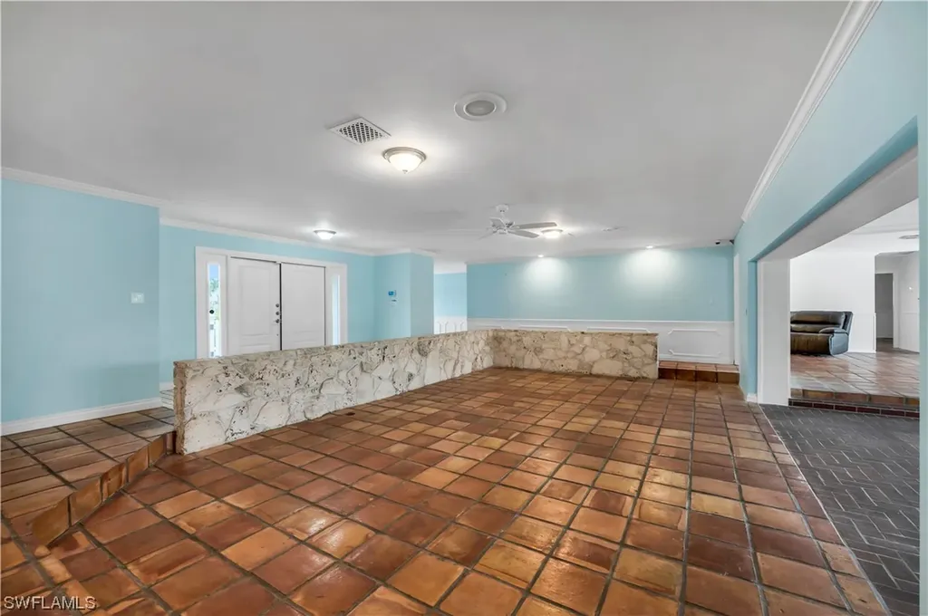 457 Cypress Way E Naples FL 34110