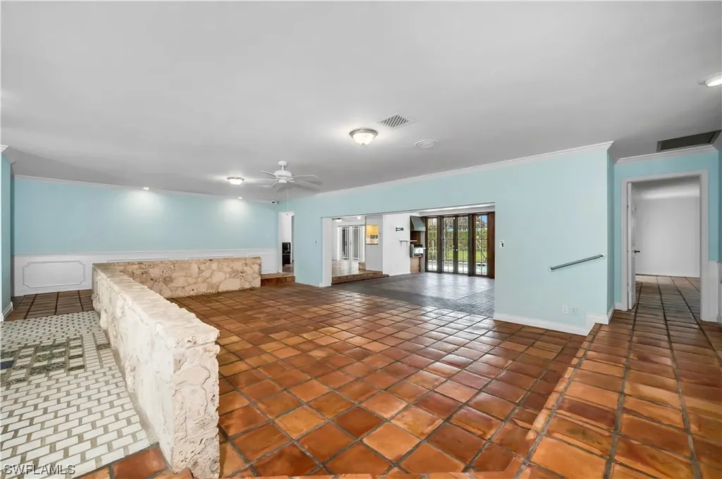 457 Cypress Way E Naples FL 34110