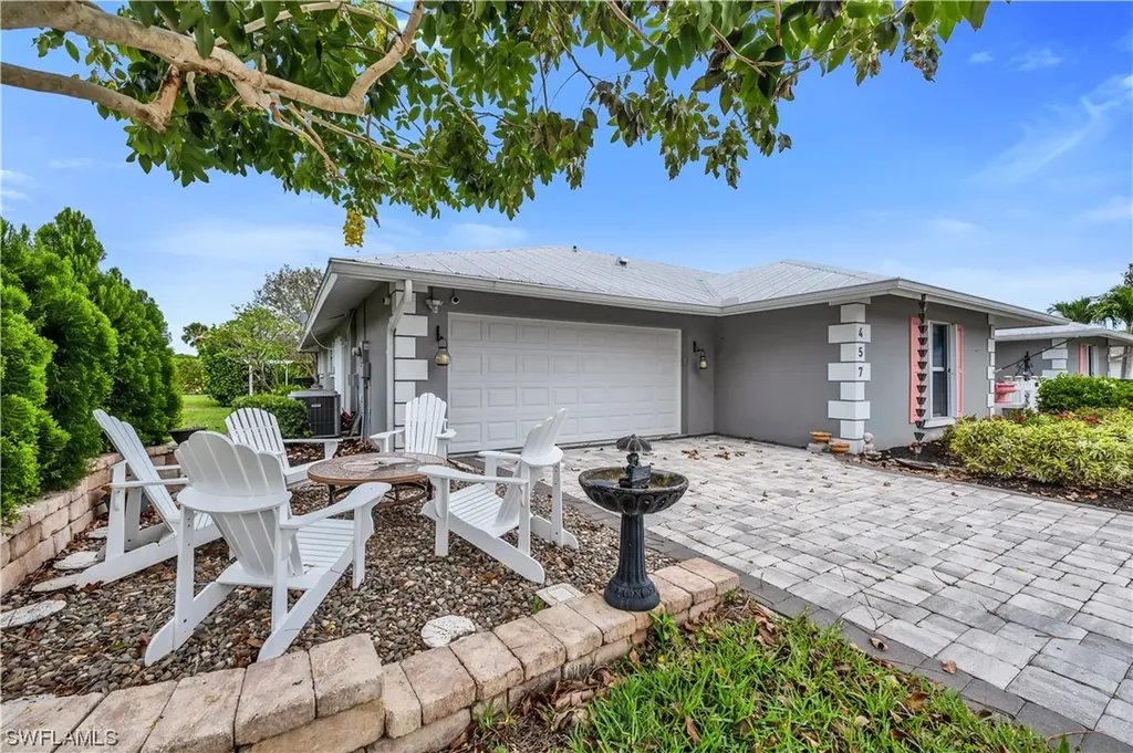 457 Cypress Way E Naples FL 34110