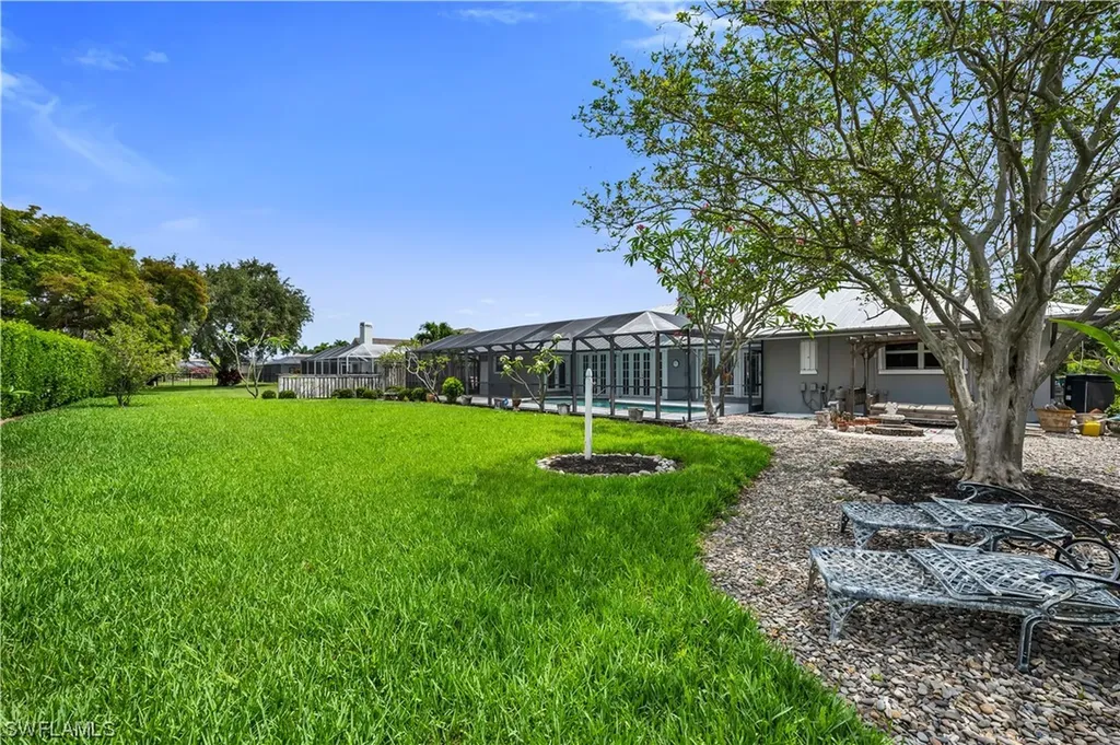 457 Cypress Way E Naples FL 34110
