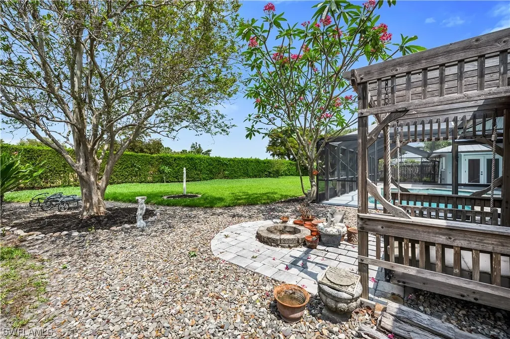 457 Cypress Way E Naples FL 34110