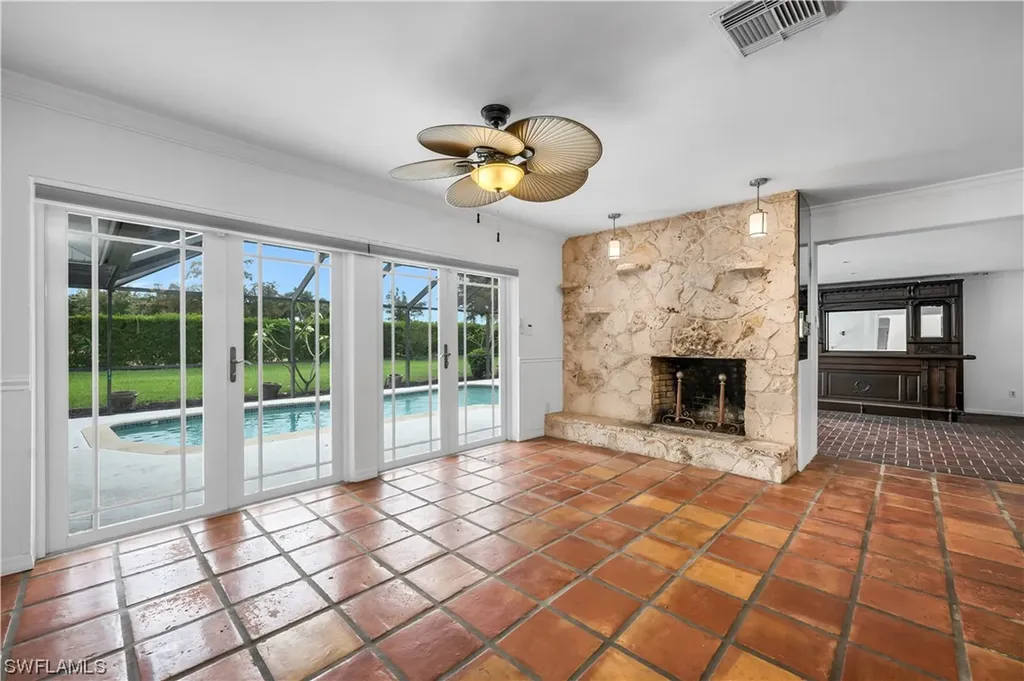 457 Cypress Way E Naples FL 34110