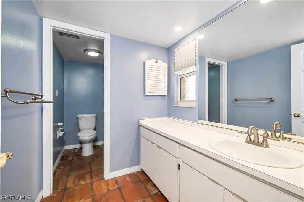 457 Cypress Way E Naples FL 34110