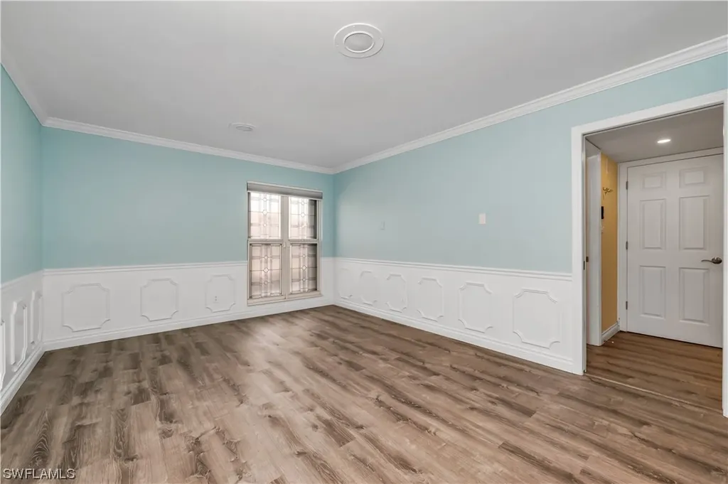 457 Cypress Way E Naples FL 34110
