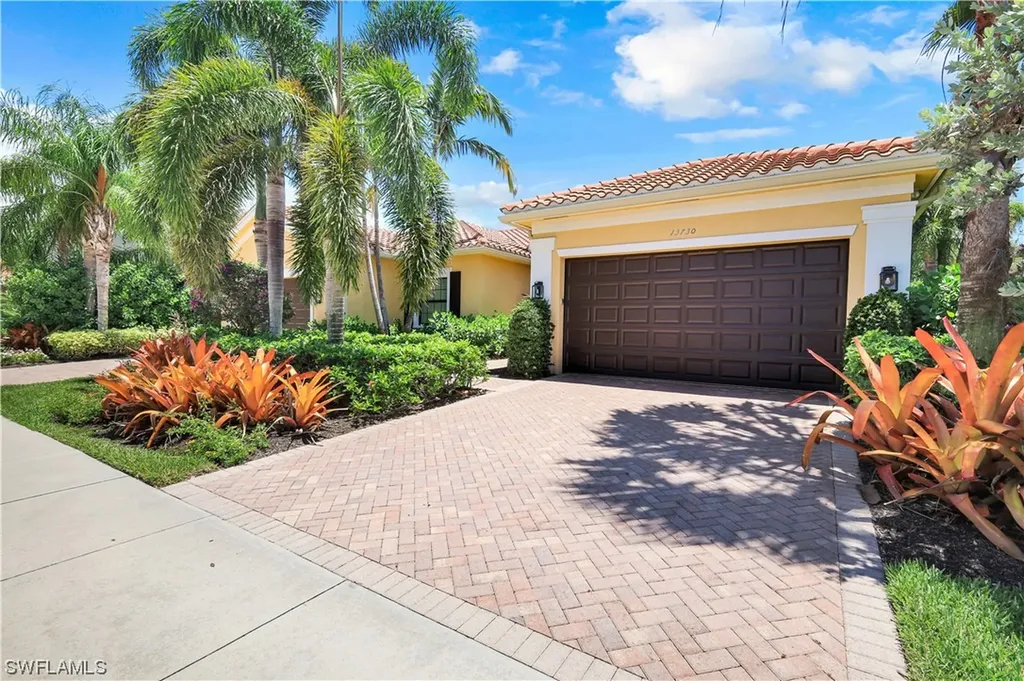Naples FL, 13730 Callisto Avenue