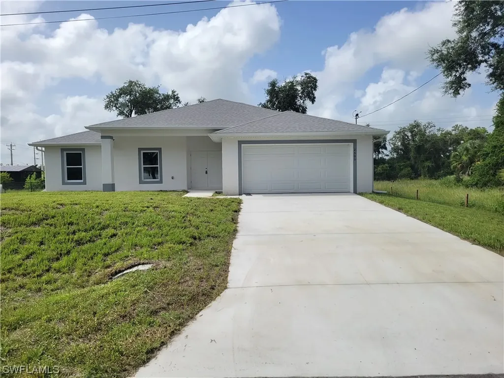 2505 57th Street SW Lehigh Acres FL 33976