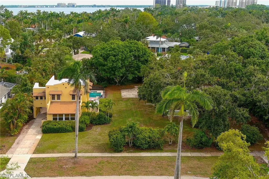 1441 Poinciana Avenue Fort Myers FL 33901